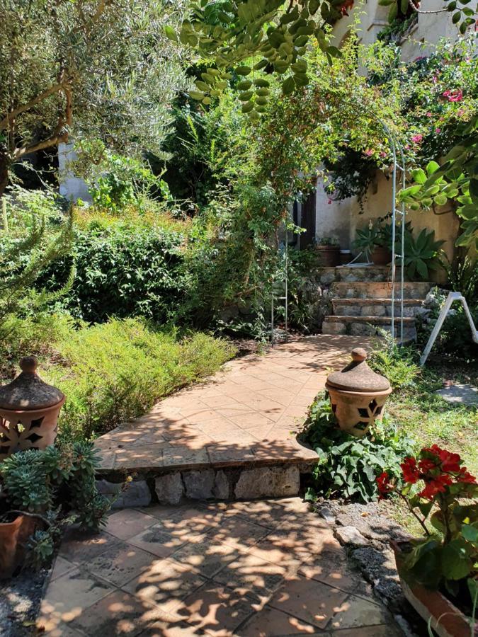 Tenuta Palmieri Only Adult Couette-café